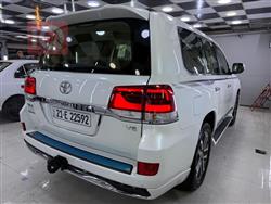 تۆیۆتا لاند کروزەر